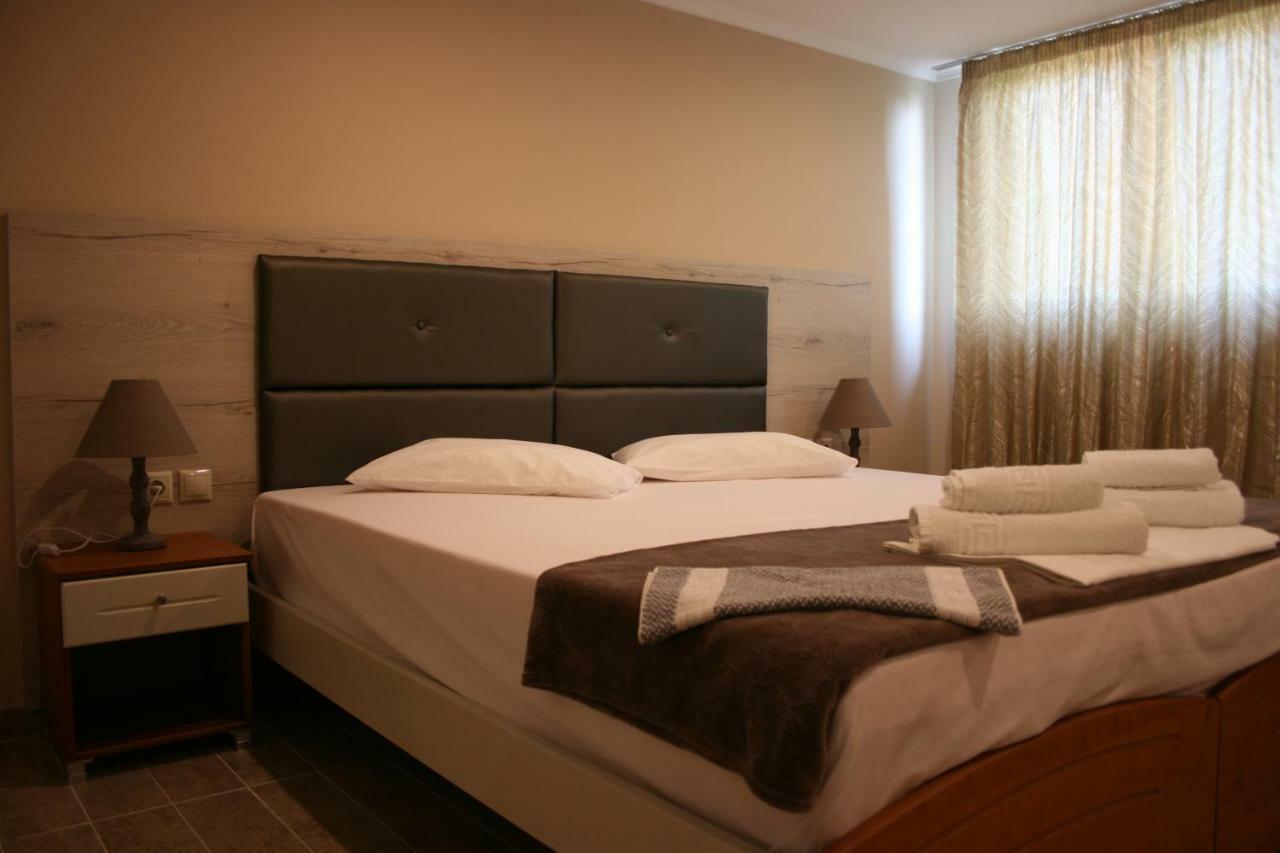 Rea Hotel Paralía Exterior foto