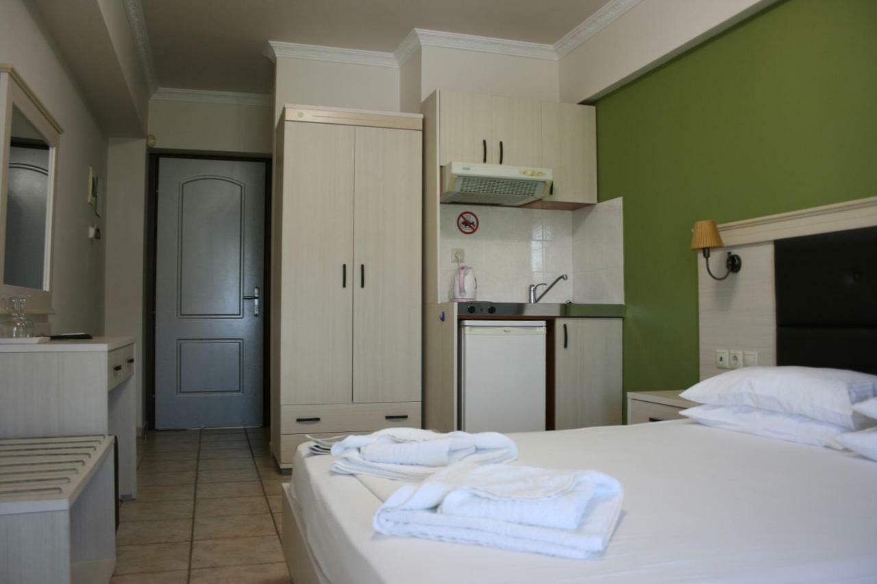 Rea Hotel Paralía Exterior foto