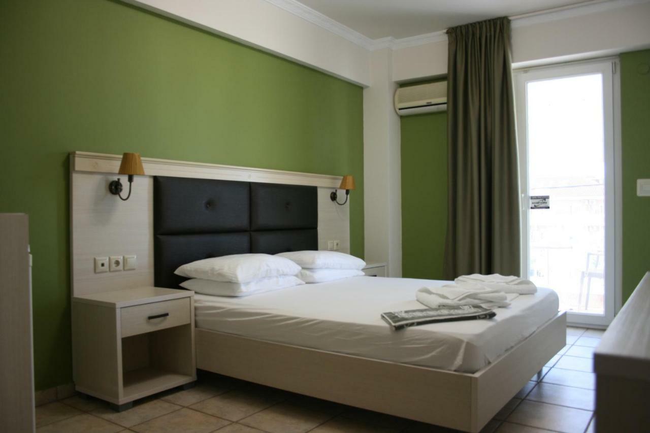 Rea Hotel Paralía Exterior foto